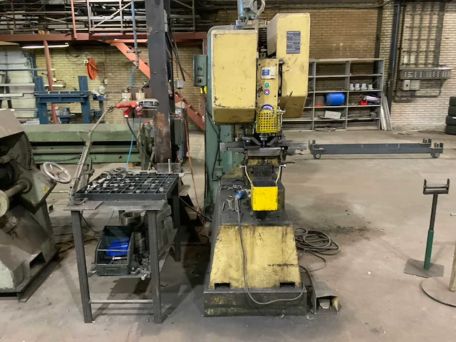 Geka cep/11h pons- en knipmachine - afbeelding 4 van  11