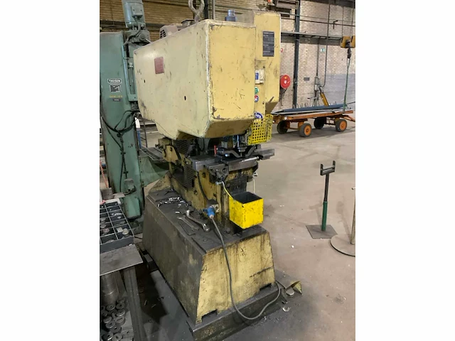 Geka cep/11h pons- en knipmachine - afbeelding 6 van  11