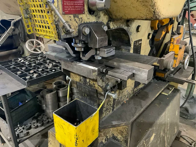 Geka cep/11h pons- en knipmachine - afbeelding 8 van  11