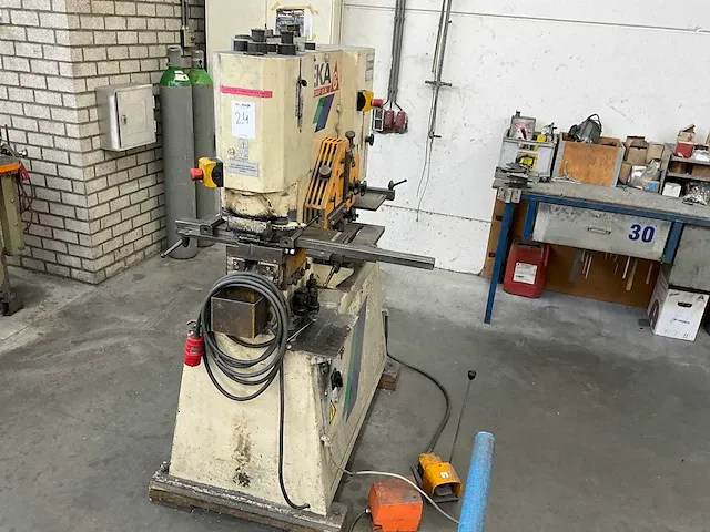 Geka hydracrop 55/a punch knabbelmachine 1998 - afbeelding 4 van  10