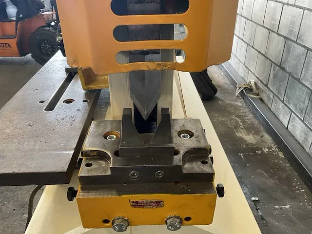 Geka hydracrop-70-s pons- en knipmachine - afbeelding 8 van  9