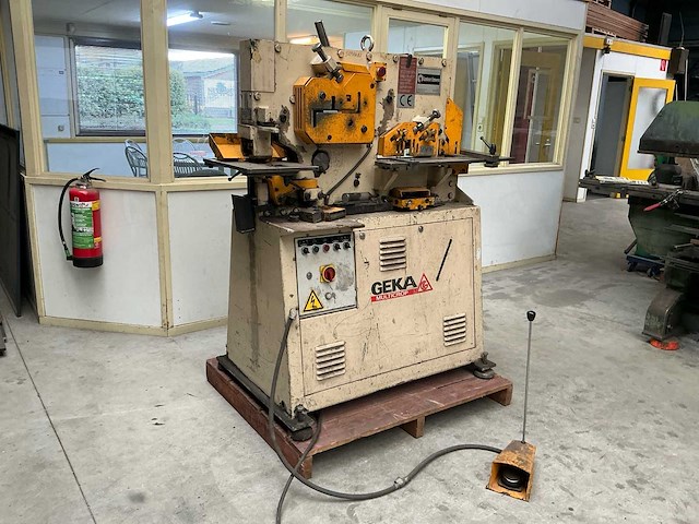 Geka multricrop pons/knip machine - afbeelding 1 van  24