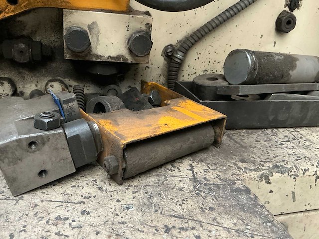 Geka multricrop pons/knip machine - afbeelding 15 van  24