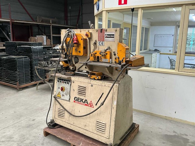 Geka multricrop pons/knip machine - afbeelding 21 van  24