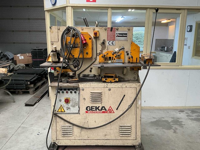 Geka multricrop pons/knip machine - afbeelding 22 van  24