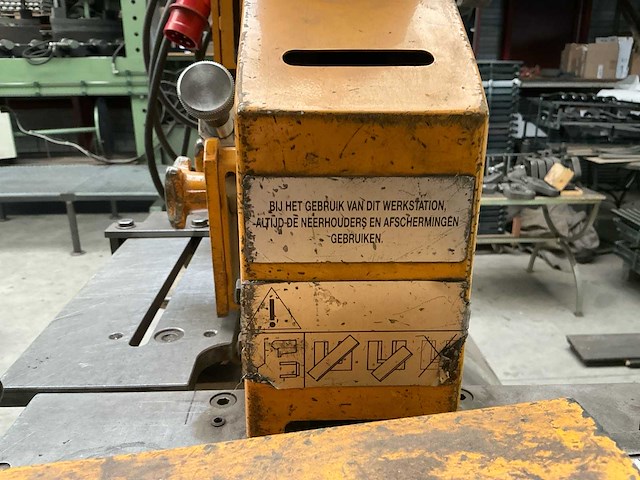 Geka multricrop pons/knip machine - afbeelding 17 van  24