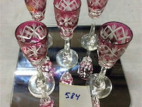 Gekleurde druppelglaasjes op spiegel - afbeelding 1 van  3