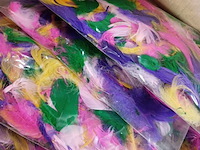 Gekleurde veertjes zak a 100 stuks 50 zakjes