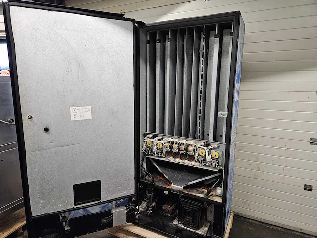 Gekoelde dranken automaat - afbeelding 4 van  4