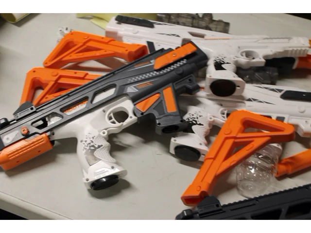 Gelblaster demo modellen zie foto - afbeelding 3 van  7