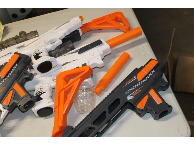 Gelblaster demo modellen zie foto - afbeelding 7 van  7
