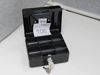 Geldkistje. afmeting 16 x 12 x 8 cm. - afbeelding 1 van  2