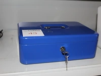 Geldkistje met twee sleutels - afbeelding 1 van  2