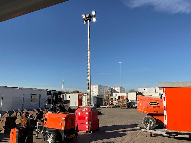 Generac tower light hpc hydro power cube led stationaire lichtmast - afbeelding 1 van  16