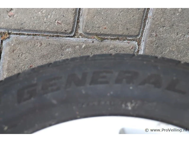 General autobanden type altimax one s met audi aluminium velgen - 4 stuks - afbeelding 4 van  7