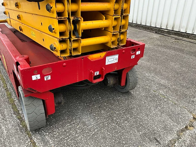 Genie gs-2646 schaarhoogwerker - afbeelding 10 van  12