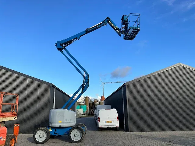 Genie z-45/25 4x4 zelfrijdende knik-telescoophoogwerker - afbeelding 3 van  40