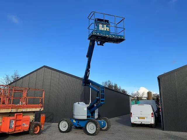 Genie z-45/25 4x4 zelfrijdende knik-telescoophoogwerker - afbeelding 7 van  40