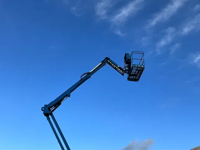 Genie z-45/25 4x4 zelfrijdende knik-telescoophoogwerker - afbeelding 11 van  40
