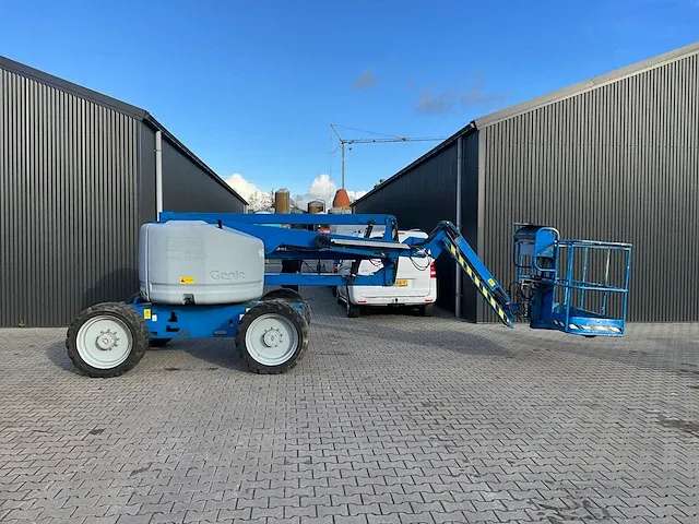 Genie z-45/25 4x4 zelfrijdende knik-telescoophoogwerker - afbeelding 14 van  40