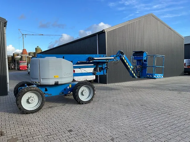 Genie z-45/25 4x4 zelfrijdende knik-telescoophoogwerker - afbeelding 23 van  40