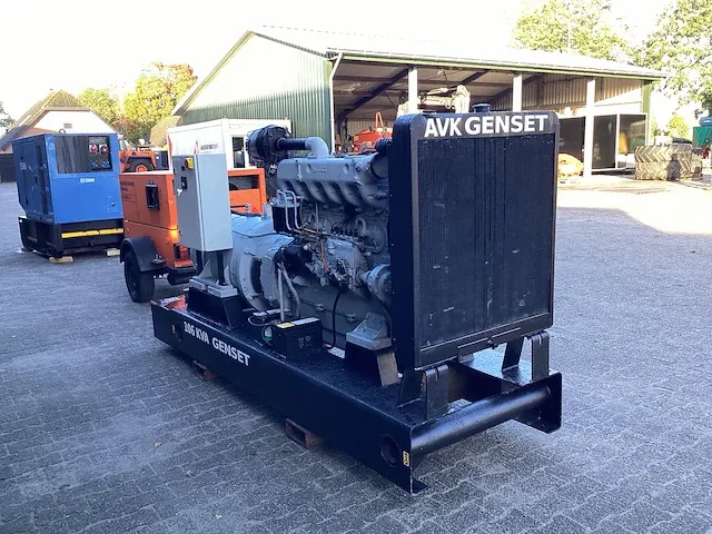 Genset noodstroomaggregaat - afbeelding 9 van  14