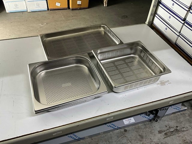 Geperforeerde gn bakken (7x) - afbeelding 1 van  6