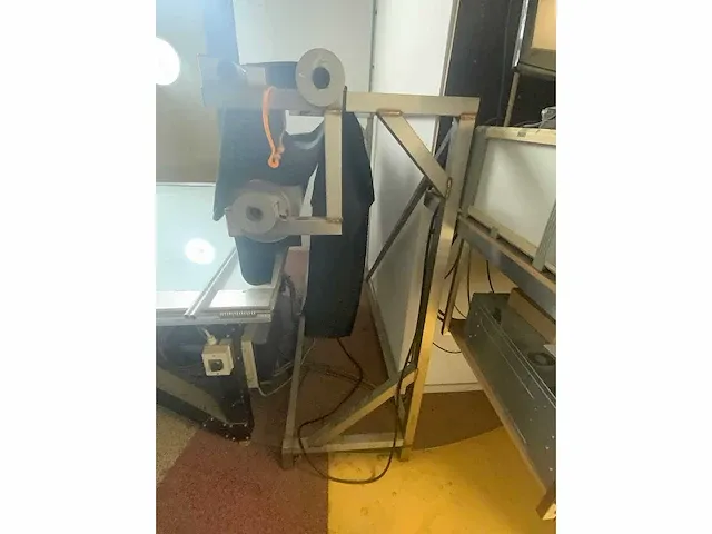 Gerber - cutter dcs-2500 - stoffen snijmachine met tafel - 2001 - afbeelding 3 van  35