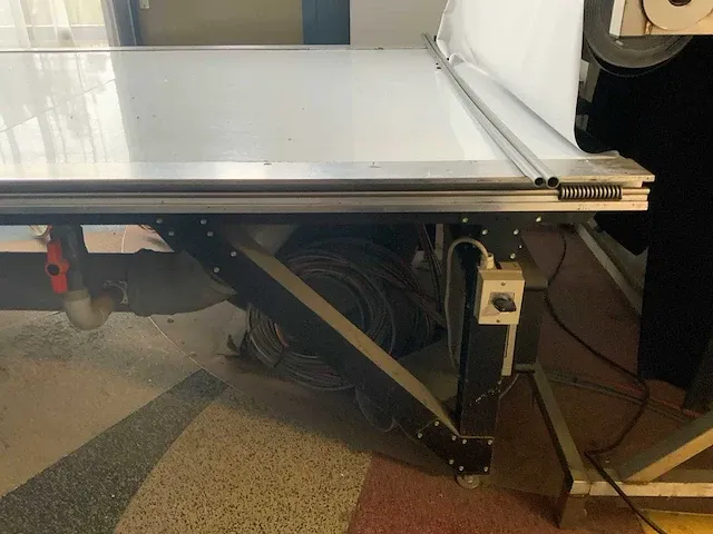 Gerber - cutter dcs-2500 - stoffen snijmachine met tafel - 2001 - afbeelding 17 van  35