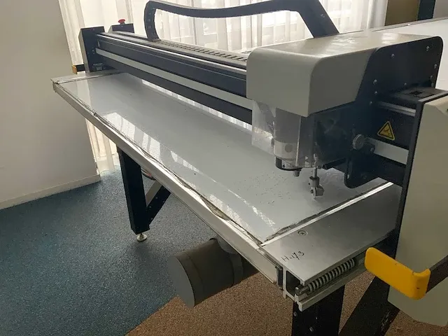 Gerber - cutter dcs-2500 - stoffen snijmachine met tafel - 2001 - afbeelding 22 van  35