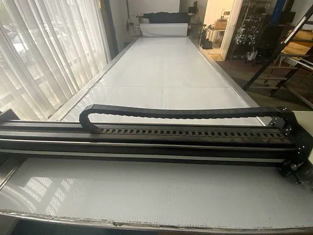 Gerber - cutter dcs-2500 - stoffen snijmachine met tafel - 2001 - afbeelding 25 van  35