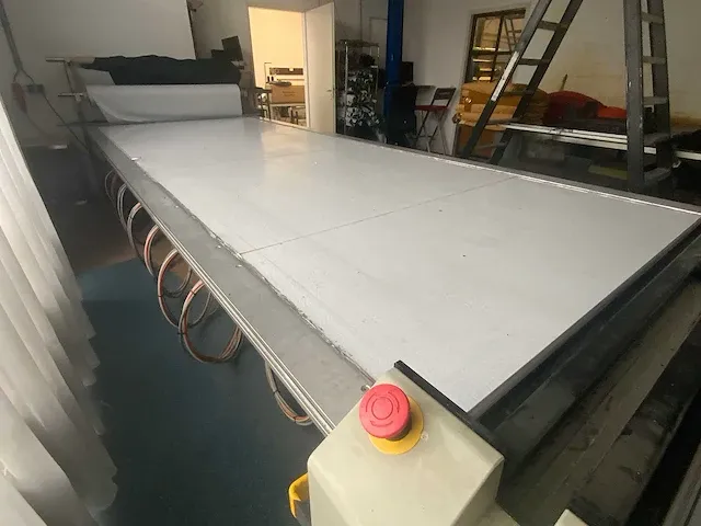 Gerber - cutter dcs-2500 - stoffen snijmachine met tafel - 2001 - afbeelding 29 van  35