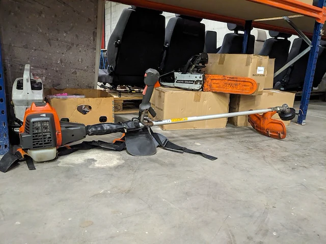 Gereedschap, cilinders en banners - afbeelding 1 van  31