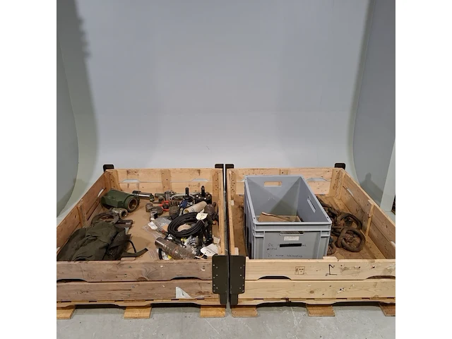 Gereedschap en garageinventaris - afbeelding 1 van  12