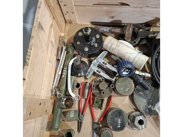Gereedschap en garageinventaris - afbeelding 8 van  12