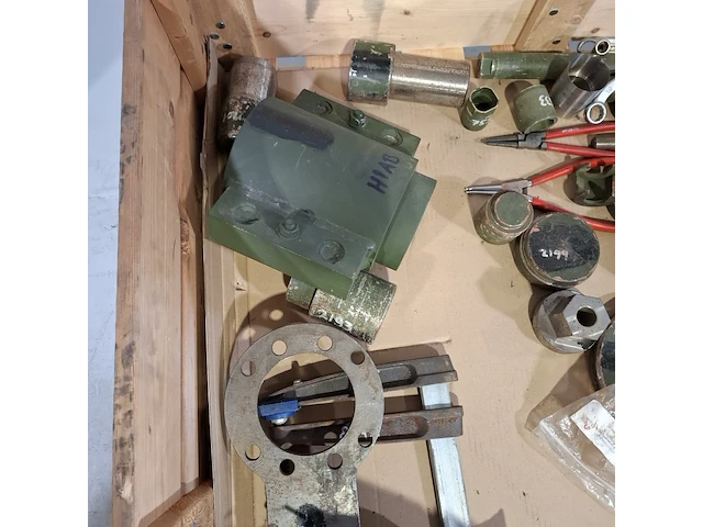 Gereedschap en garageinventaris - afbeelding 10 van  12