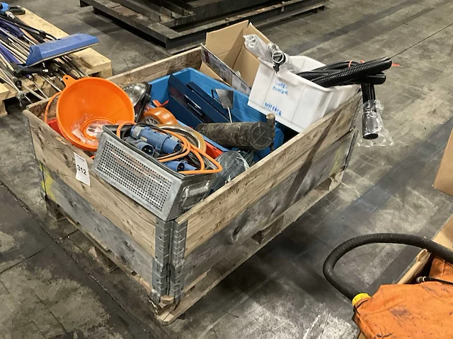 Gereedschap - afbeelding 1 van  8