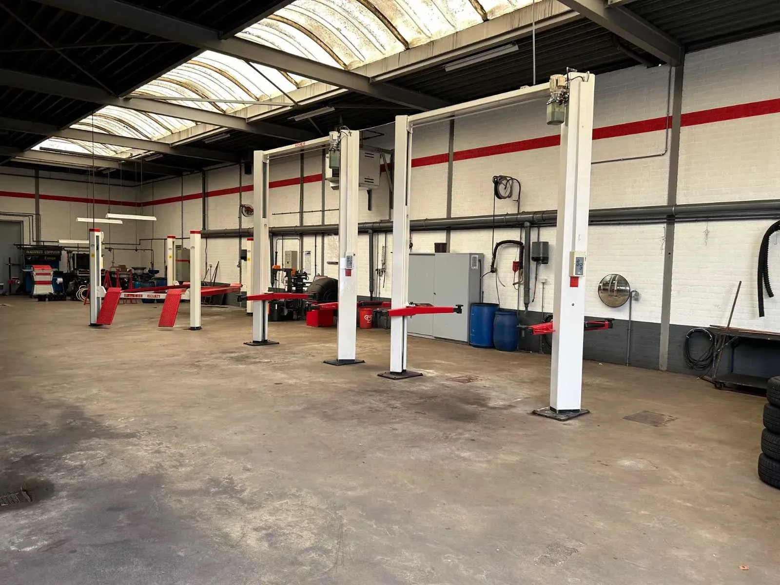 Gereedschappen, garage inventaris en onderdelen