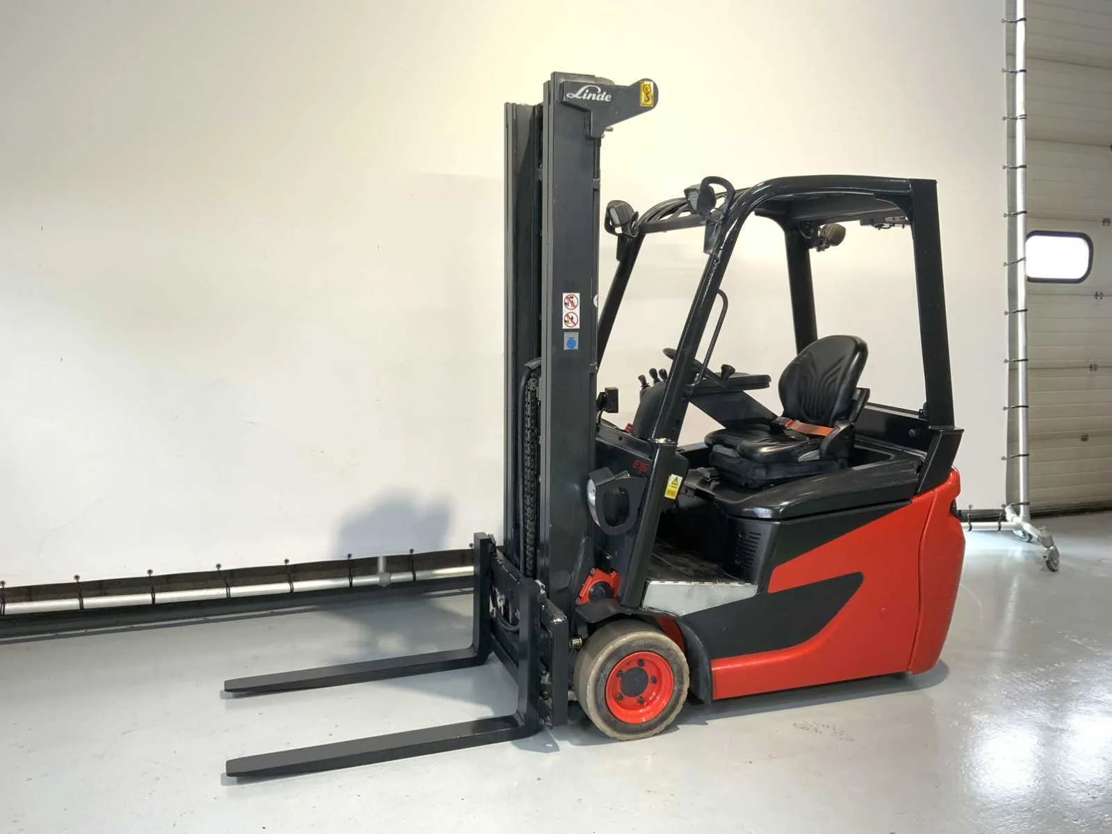 Gereedschappen, heftrucks, stapelaars, schoonmaakmachines en aggregaten