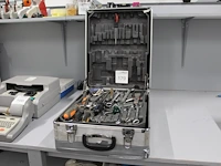 Gereedschappen in gereedschapskoffer. - afbeelding 1 van  2