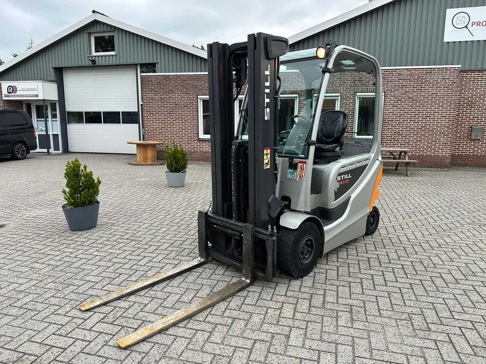 Gereedschappen, magazijnvooraad en intern transport