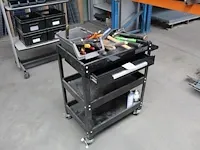 Gereedschappenwagentje met diverse gereedschappen - afbeelding 1 van  2