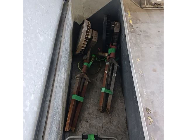 Gereedschapskist met 5x bouwlamp - afbeelding 10 van  18