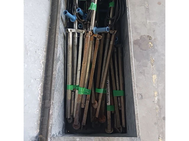 Gereedschapskist met 8x bouwlamp - afbeelding 7 van  20