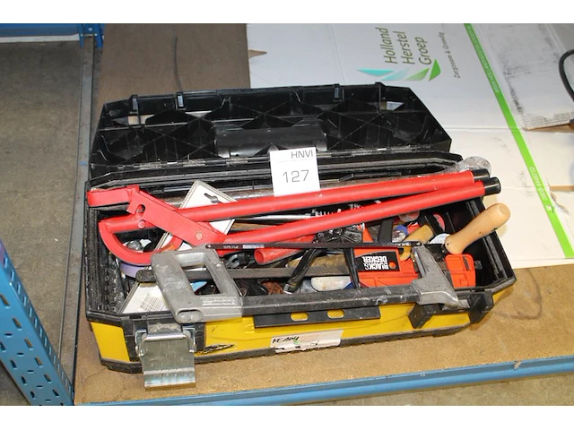 Gereedschapskist met diverse gereedschappen. - afbeelding 1 van  3