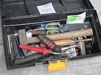 Gereedschapskist met gereedschappen. - afbeelding 2 van  3
