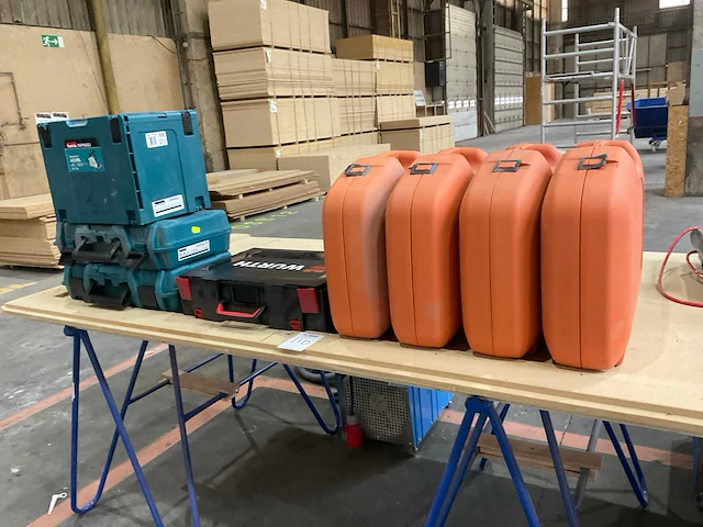 Gereedschapskoffer (8x) - afbeelding 1 van  5