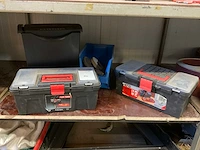 Gereedschapskoffer en divers (2x) - afbeelding 1 van  5