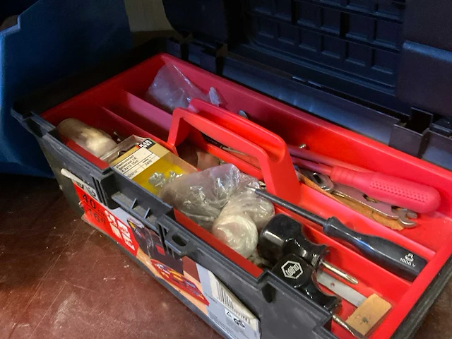 Gereedschapskoffer en divers (2x) - afbeelding 4 van  5