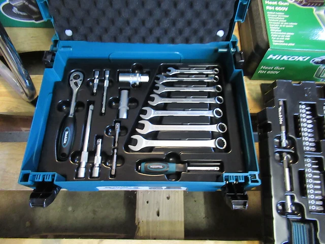 Gereedschapskoffer gevuld makita, e 08713 - afbeelding 4 van  4